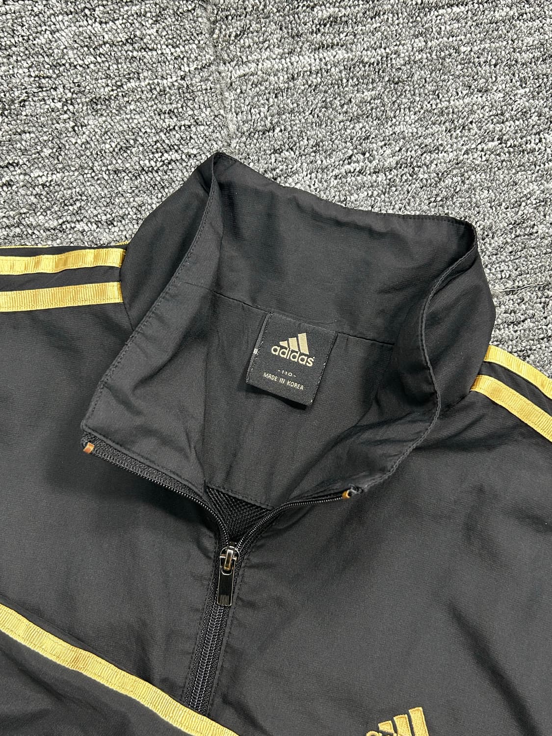 아디다스 블랙 골드 트랙탑 바람막이 L 상품이미지5