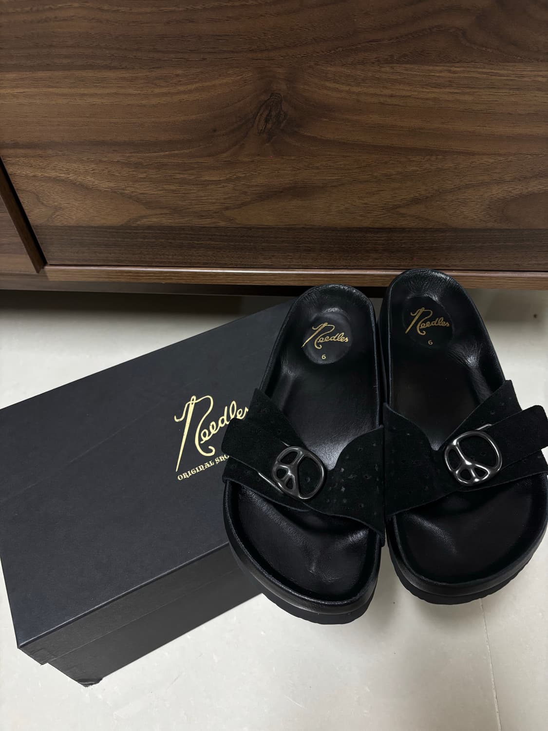 니들스 클로그 250 상품이미지1