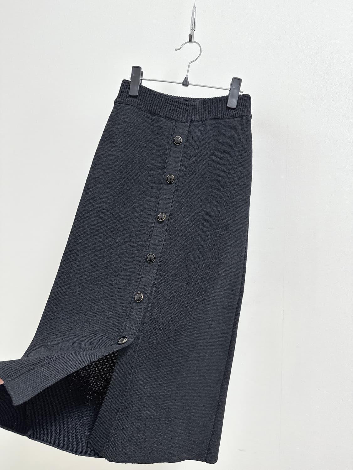 시에 모노 버튼다운 니트 스커트 블랙 상품이미지3