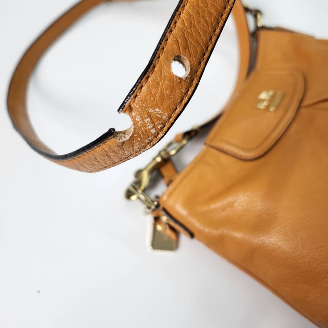 COACH 미니 애슐리 스윙팩 크로스백 상품이미지7