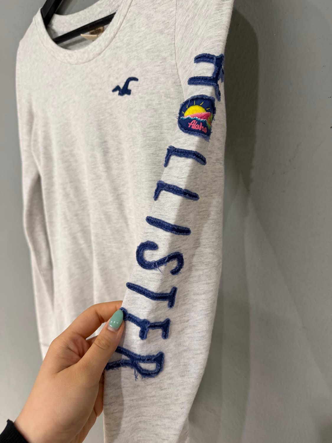 Hollister arm lettering long sleeve 상품이미지6