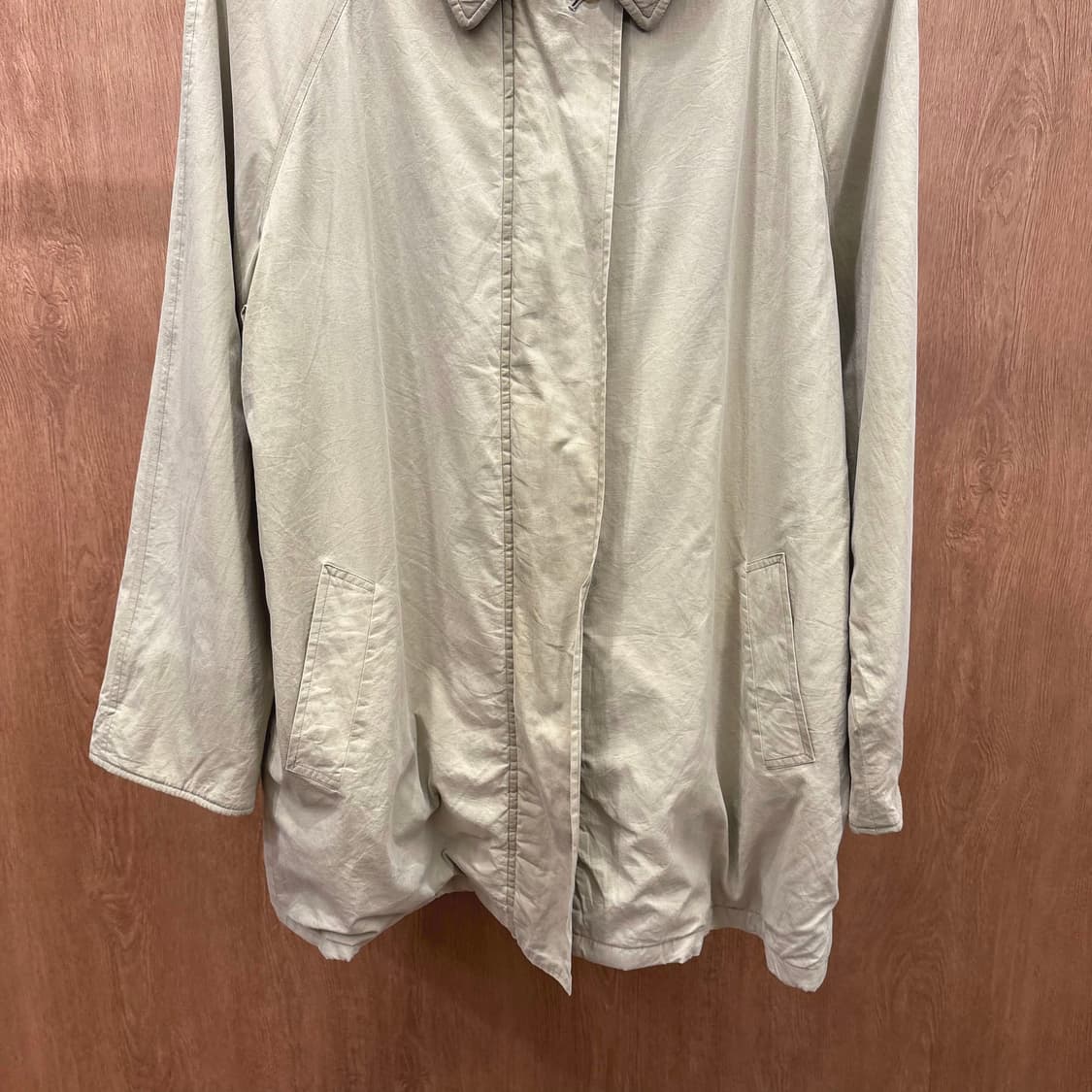 버버리 런던 하프 코트 히든 집업 노바 체크 배색 안감 디테일 베이지 상품이미지5