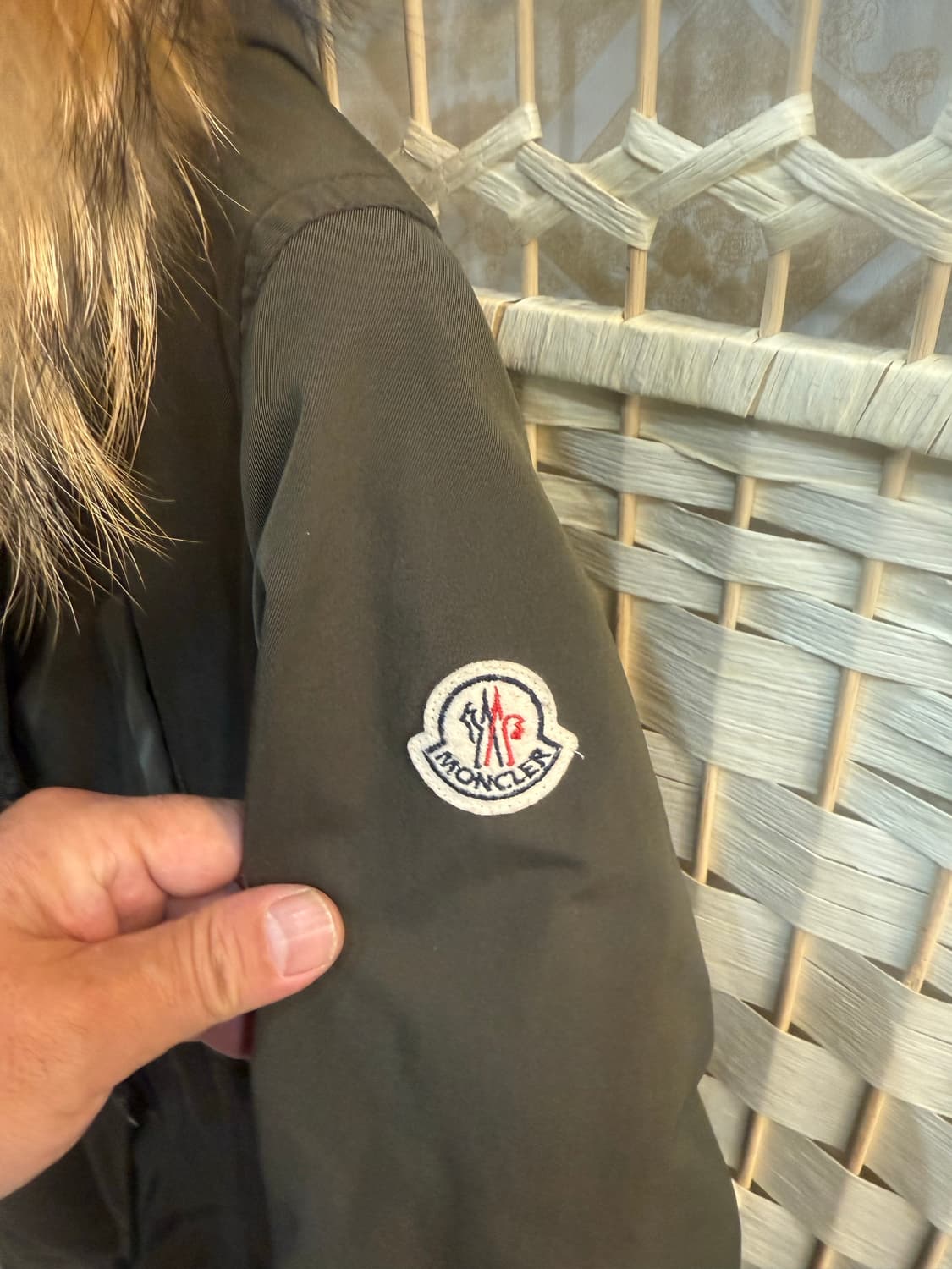 2/55 정품 몽클레어 아레텔 폭스 퍼 패딩 팝니다 상품이미지2