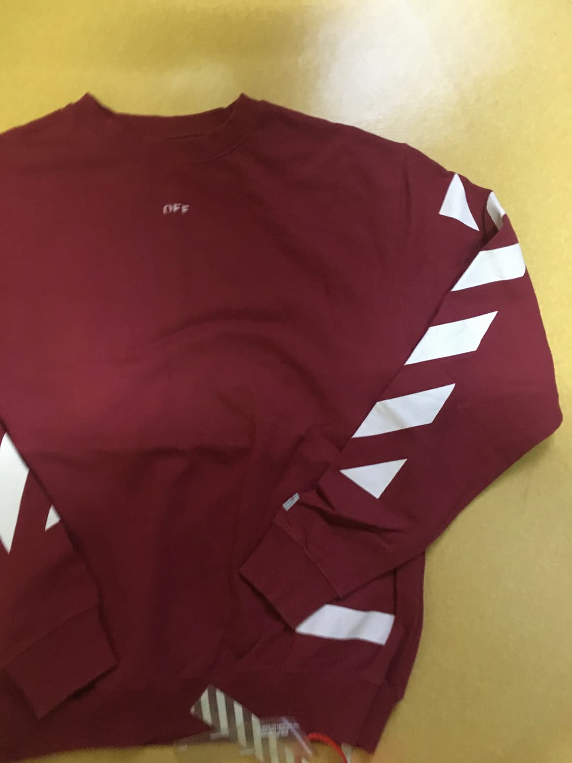 오프화이트 맨투맨  상품이미지2