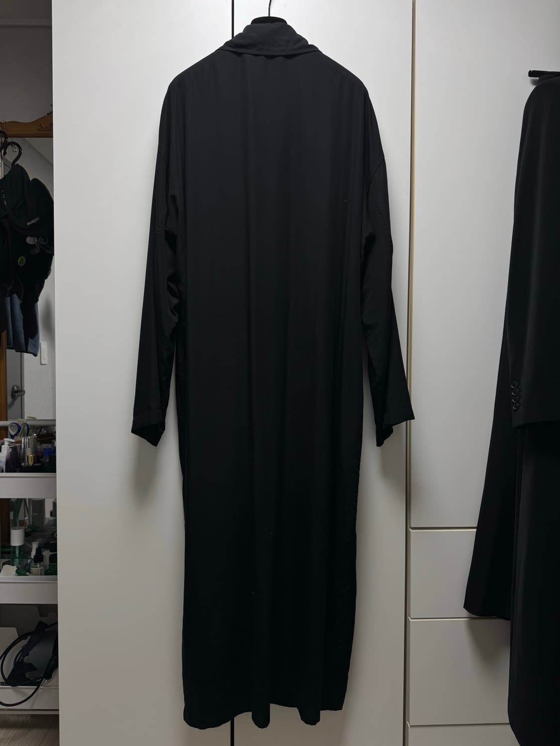 [2] 발렌시아가 24 Spring 플루이드 카코트 가드로브 라인 상품이미지4