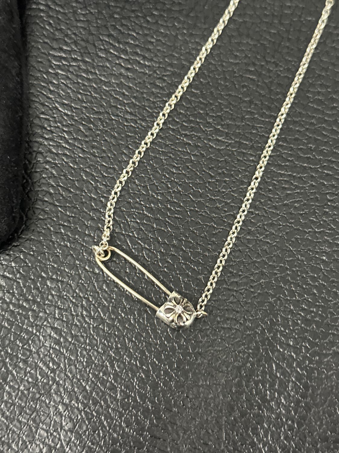 크롬하츠 세이프티핀 다이아 목걸이 일체형 상품이미지3