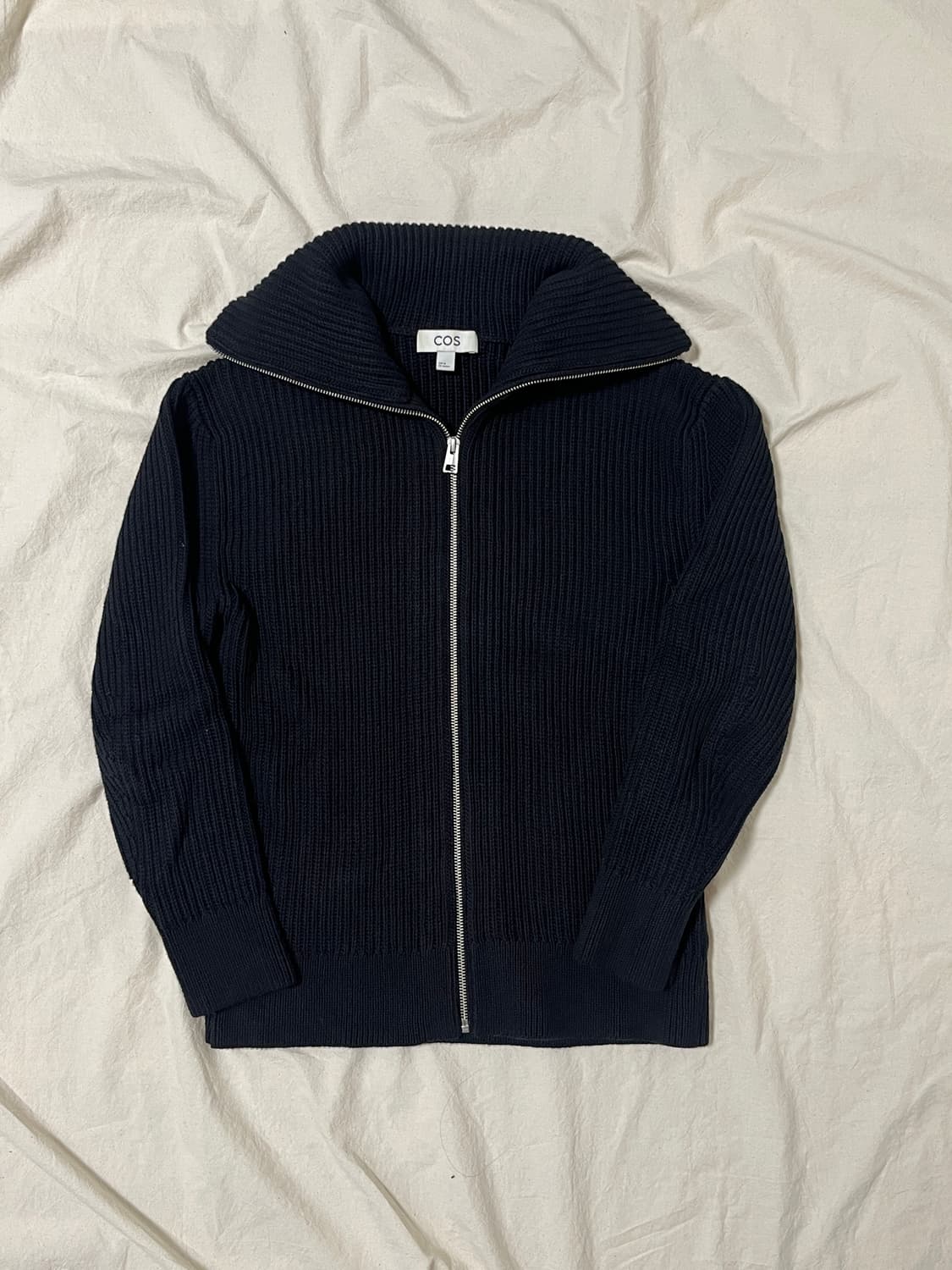 Cos 코스 리브드 니트 집업 상품이미지2