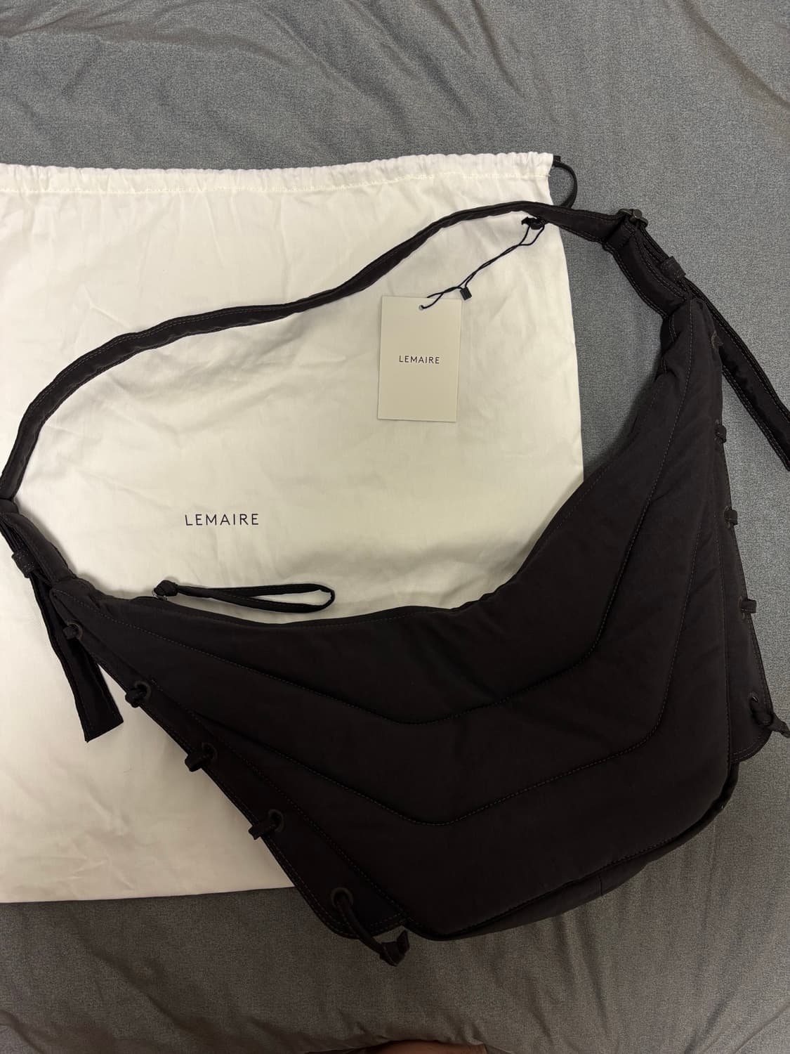 (새상품) 르메르 소프트 게임백 미디움 다크초콜릿 상품이미지1