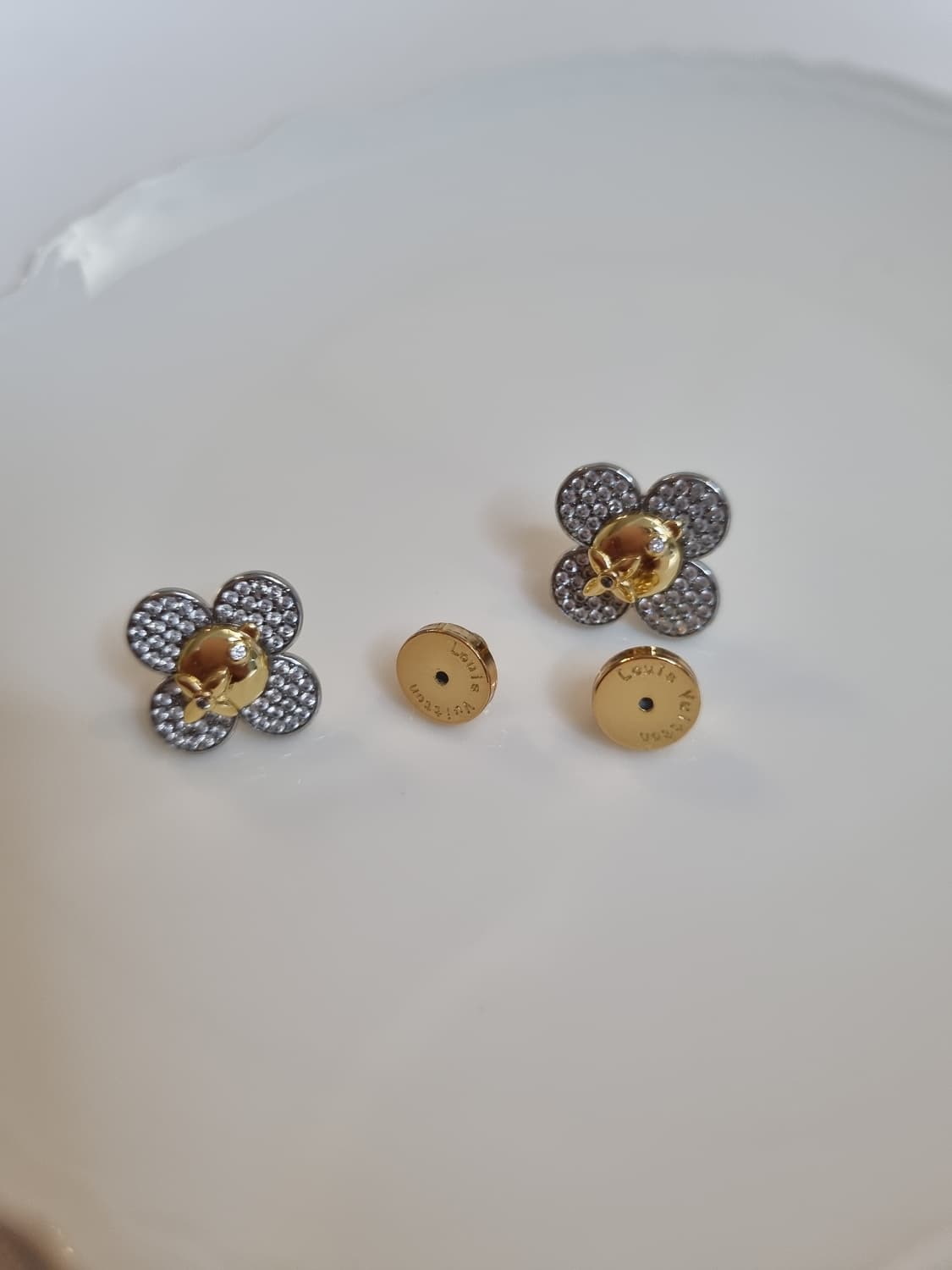 루이비통 업사이클링 비비안 귀걸이 상품이미지3