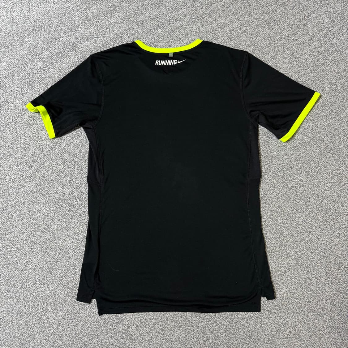 나이키 러닝용 기능성 반팔티 M 상품이미지2