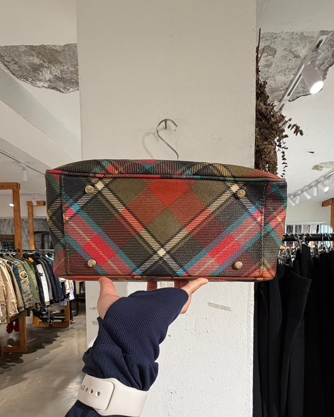 비비안웨스트우드 멀티컬러 타탄체크 패턴 토트백 상품이미지6