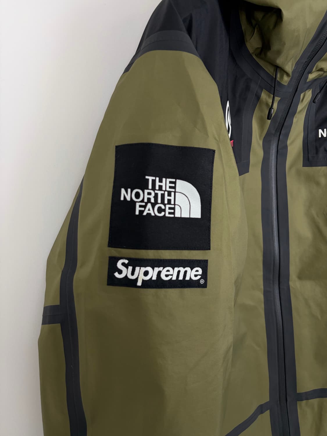a181) 슈프림x노스페이스 21ss 서밋 시리즈 테이프 심 바람막이 상품이미지3
