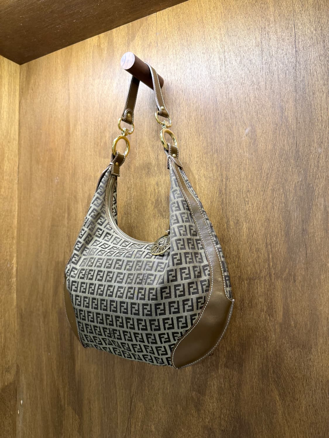 FENDI 펜디 주카 호보백 상품이미지2