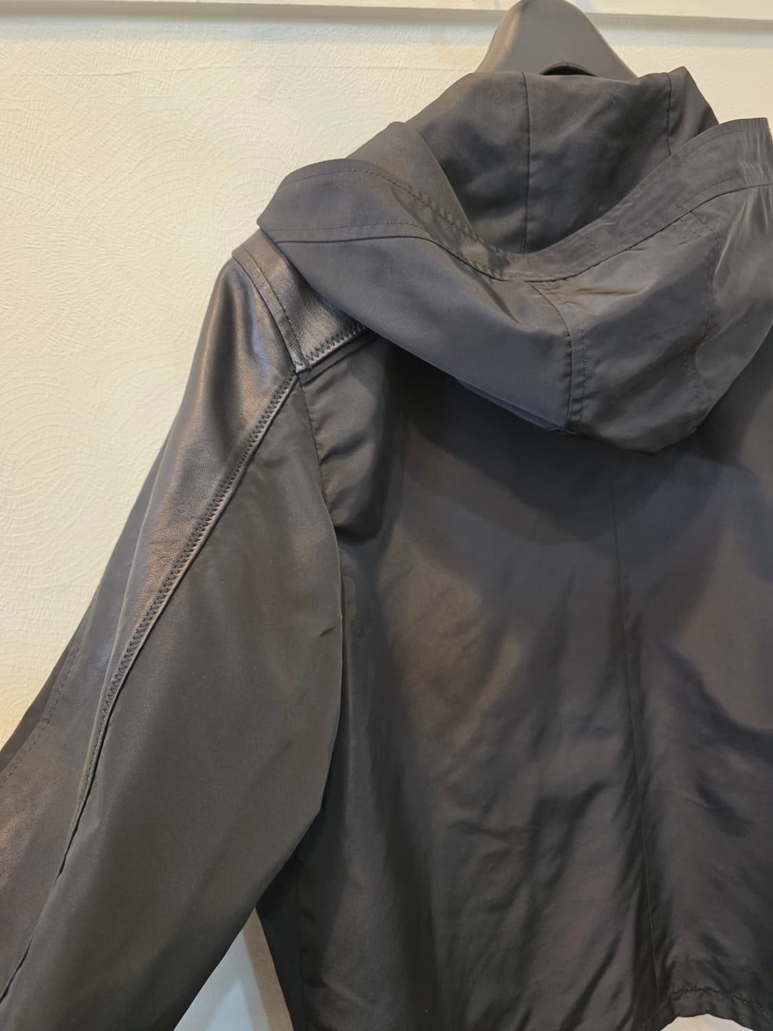 리오벨 블랙 후드 가죽 자켓 상품이미지5