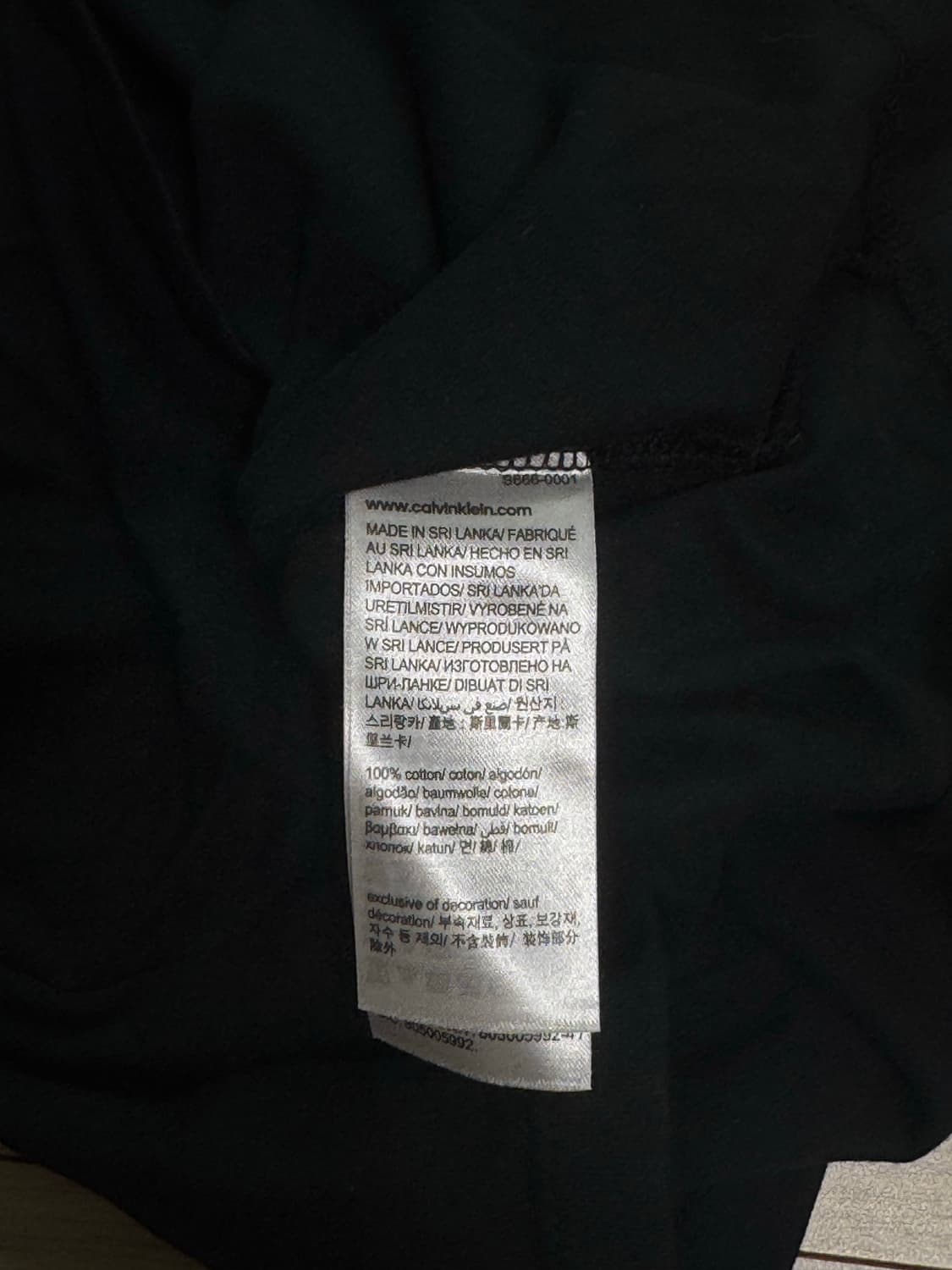 캘빈클라인 x 블랙핑크 제니 크롭 티 상품이미지4