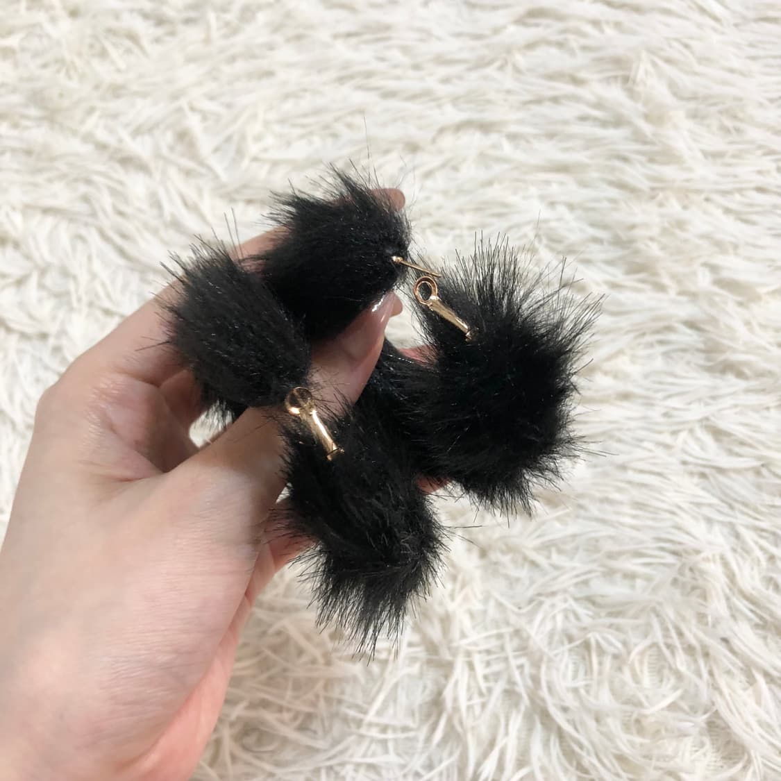블랙 털 링 귀걸이 (미착용) 상품이미지4