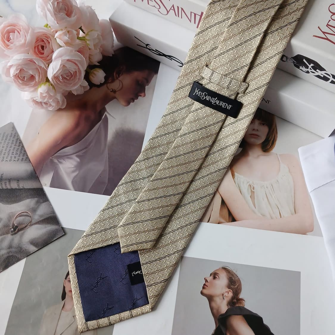 입생로랑 실크 골드 패턴 넥타이 9.4cm A+등급 A18841
 상품이미지4