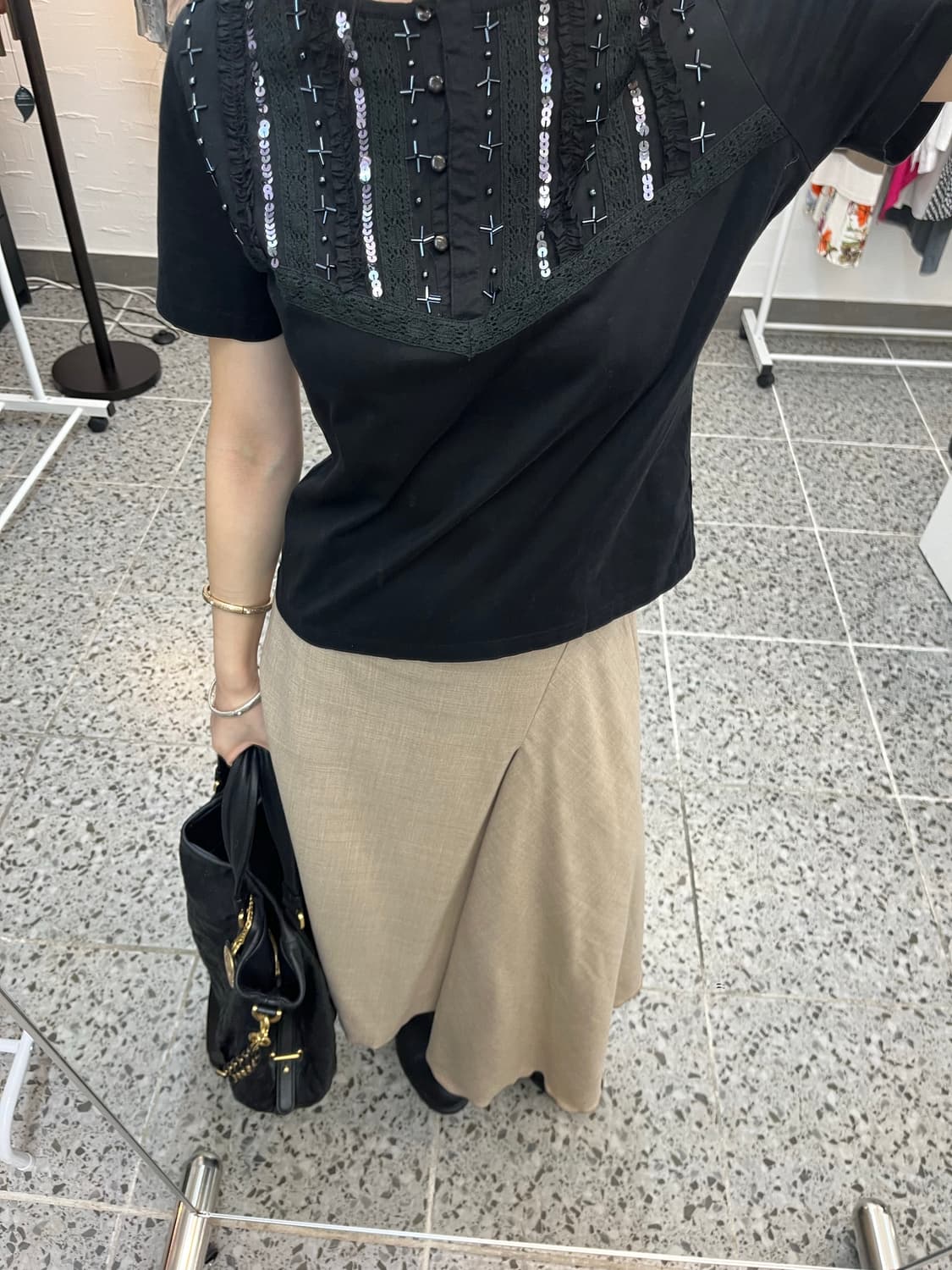 블랙 비즈포인트 티셔츠 상품이미지3
