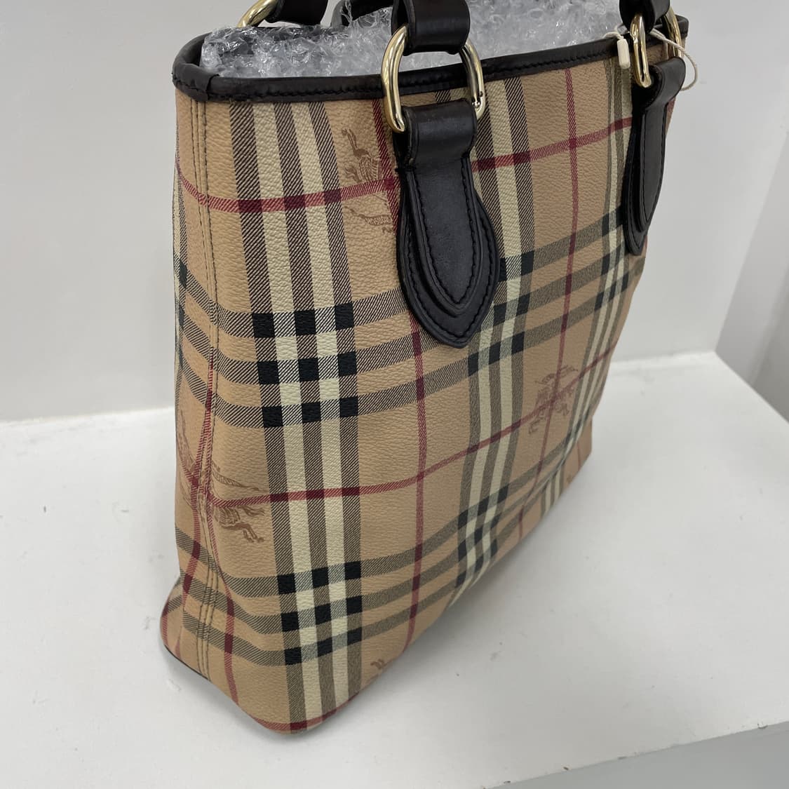 버버리 PVC 노바 체크 레더 핸들 토트백 상품이미지5