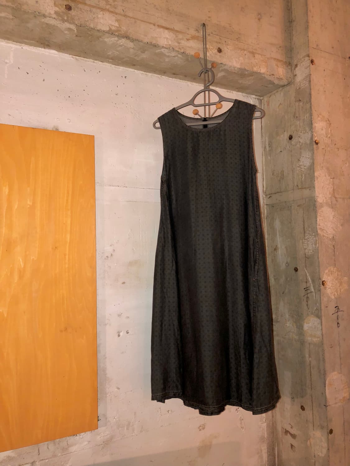 Muted Charcoal Pattern Sleeveless Dress 상품이미지2