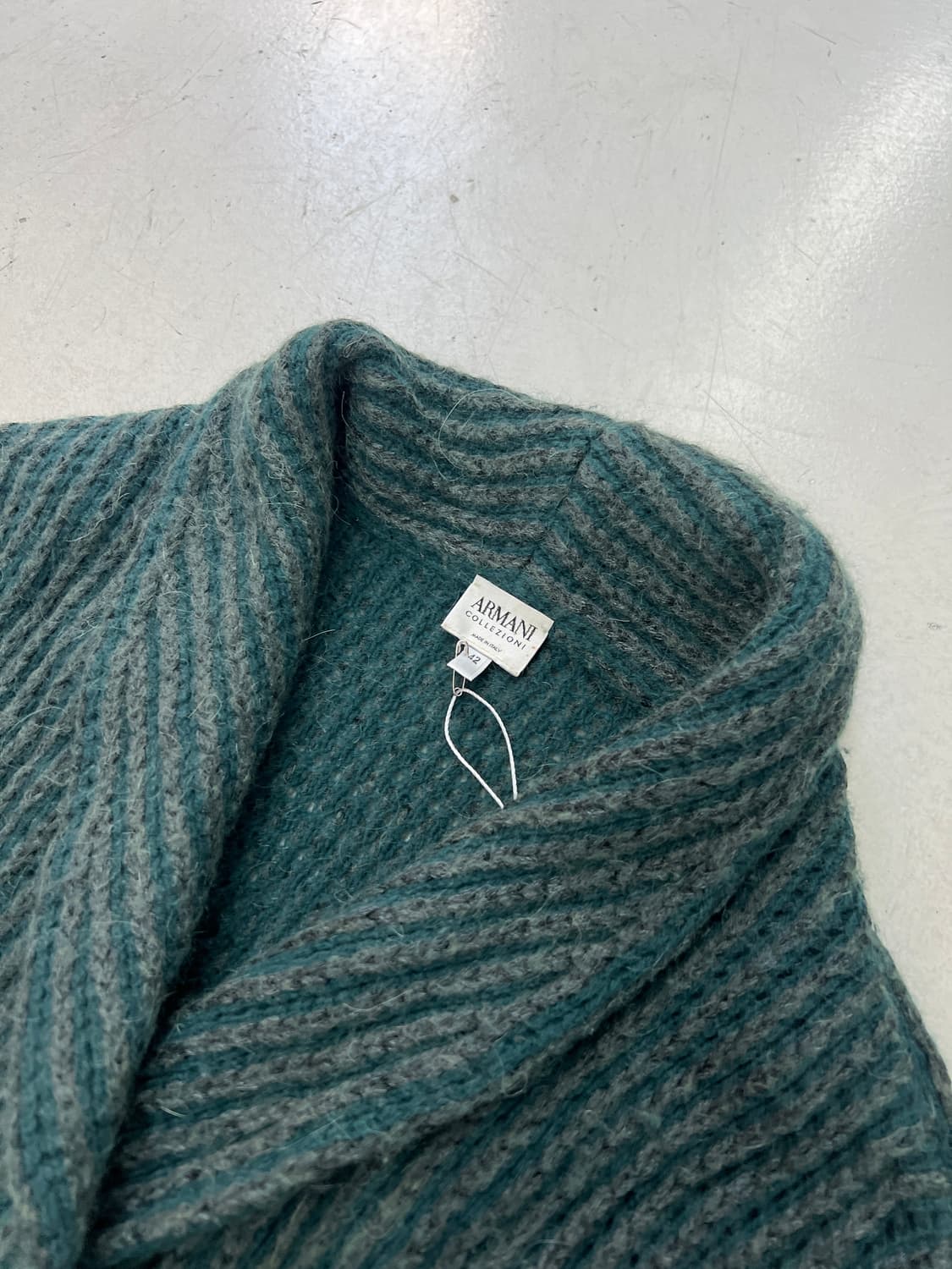 알마니 꼴레지오니 모헤어 니트 가디건  상품이미지2