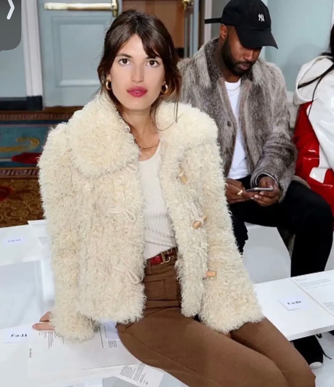 잔느 다마스 착용 리포메이션 퍼자켓 상품이미지1