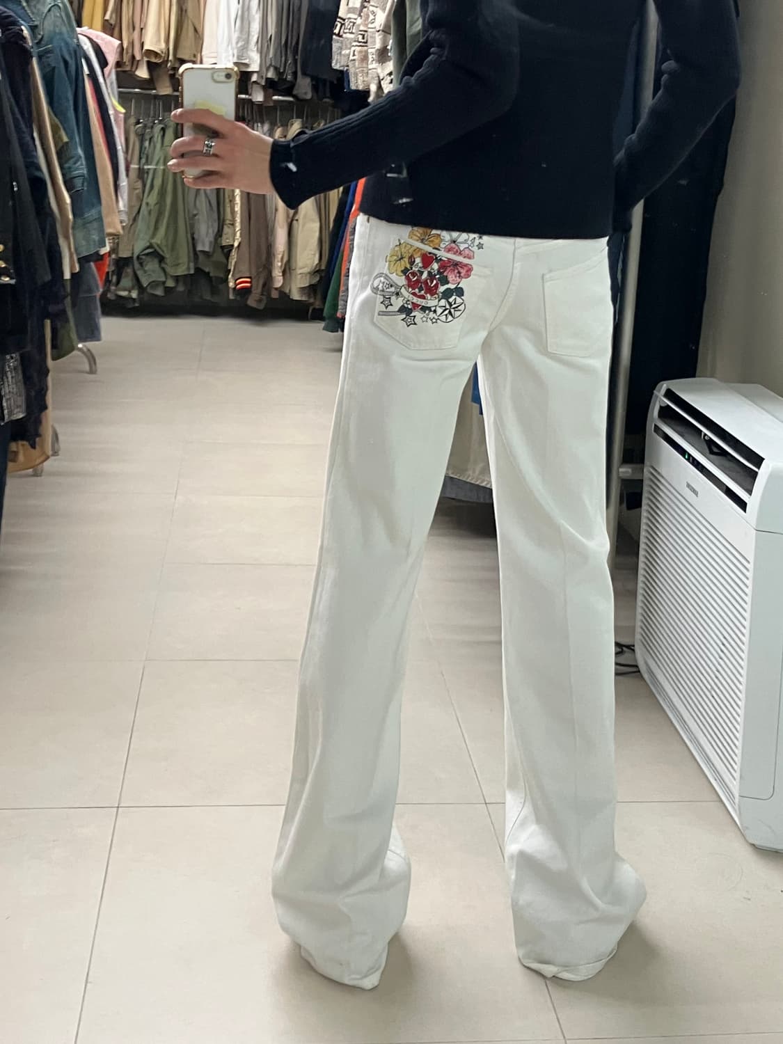 구찌 플로럴 자수 화이트 부츠컷 데님팬츠 30 상품이미지10