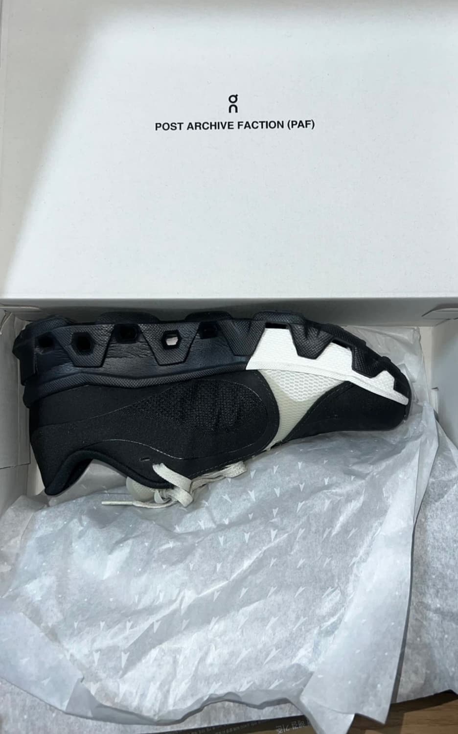 온러닝 x 파프 클라우드몬스터 하이퍼 블랙 상품이미지3