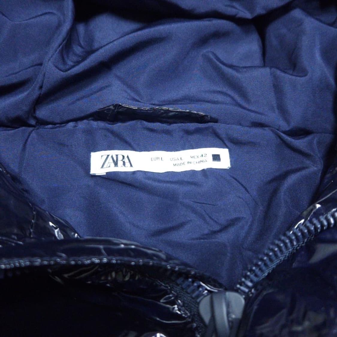 바배) ZARA 자라 유광 하이글로시 경량 패딩 상품이미지3