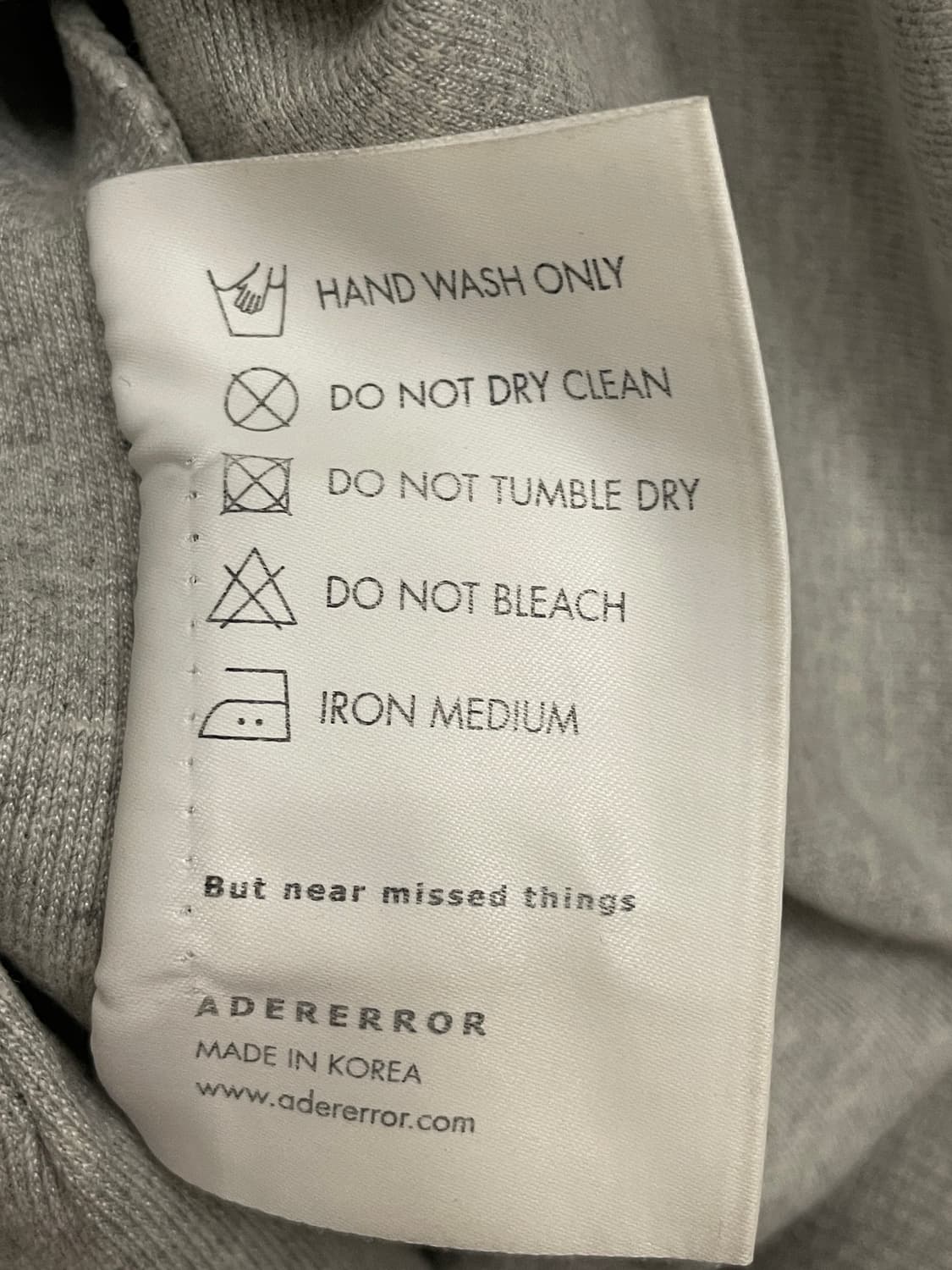 아더에러 메종키츠네 더 블루이스트 폭스 스웻셔츠 그레이 상품이미지6