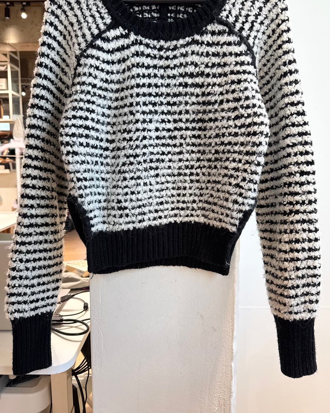 이자벨 마랑 블랙 스트라이프 알파카 니트  상품이미지6