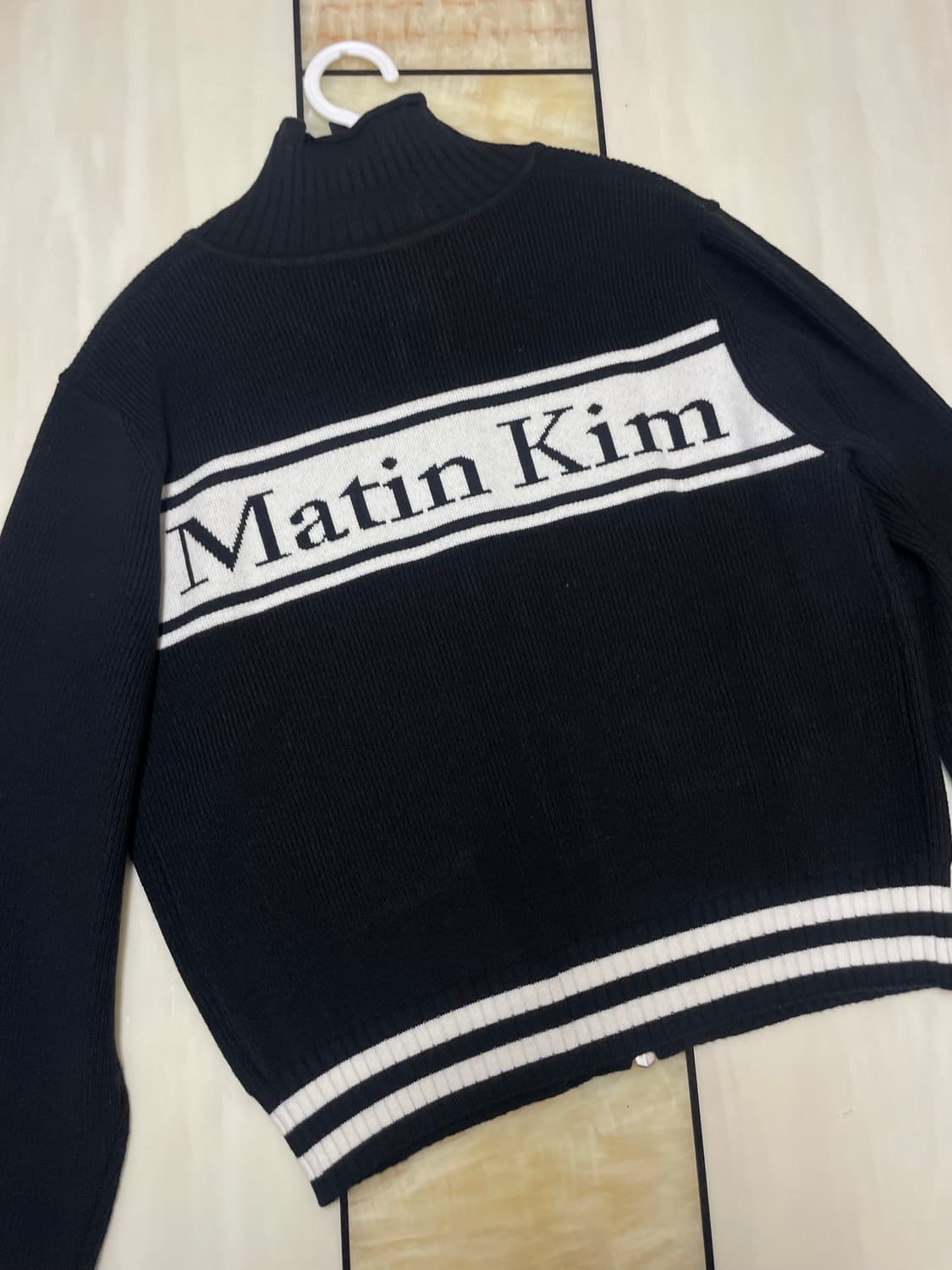 마뗑킴 스펠 포인트 스트라이프 가디건 m 상품이미지1