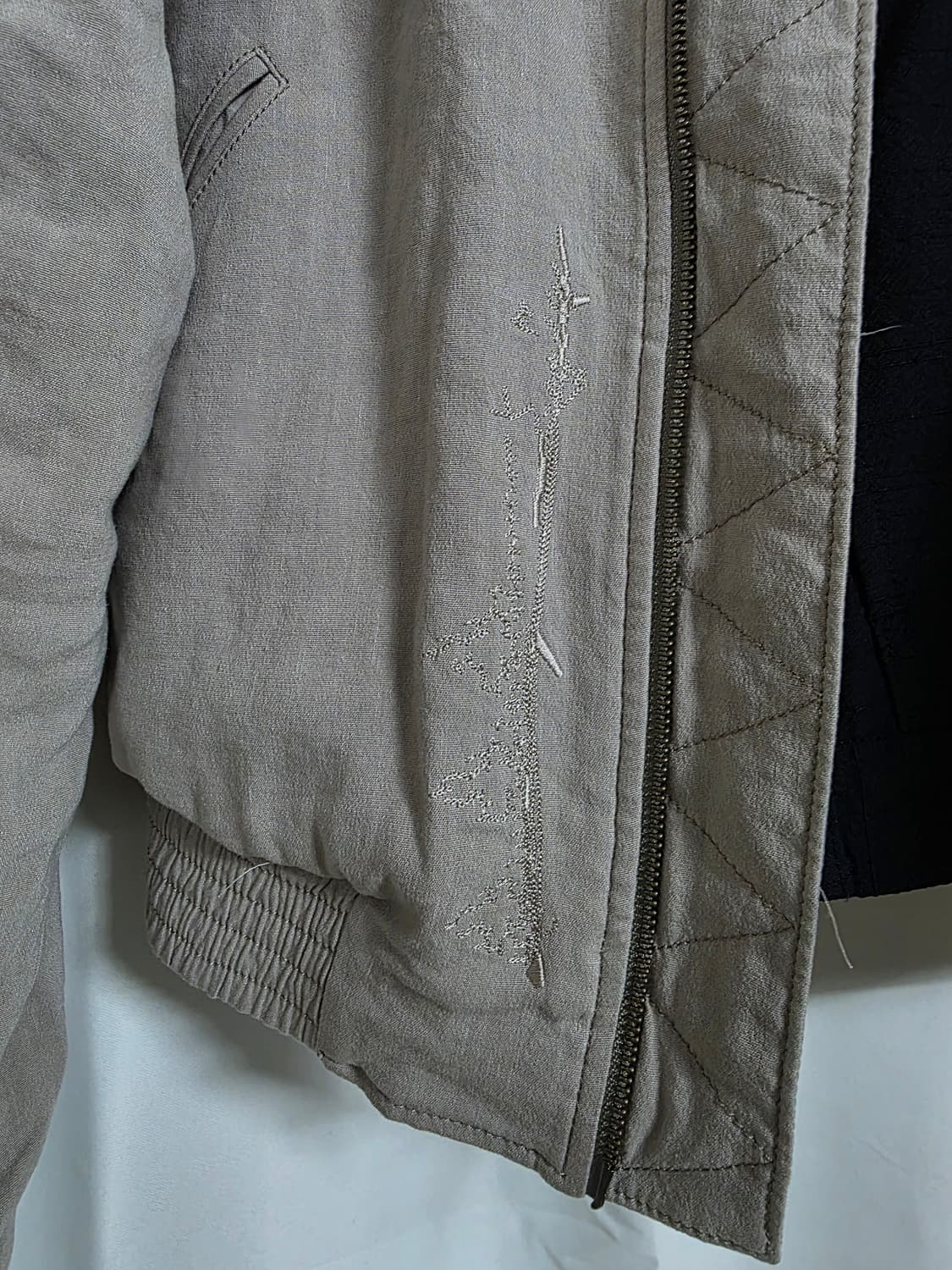 [4] 23FW HYEIN SEO 봄버자켓 아이보리 컬러 상품이미지3