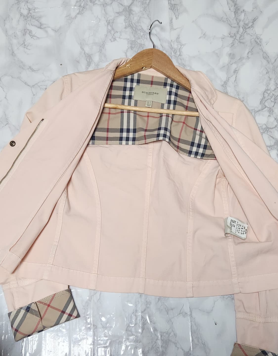 버버리 딸기우유 블레이져 체크 크롭 자켓 상품이미지5