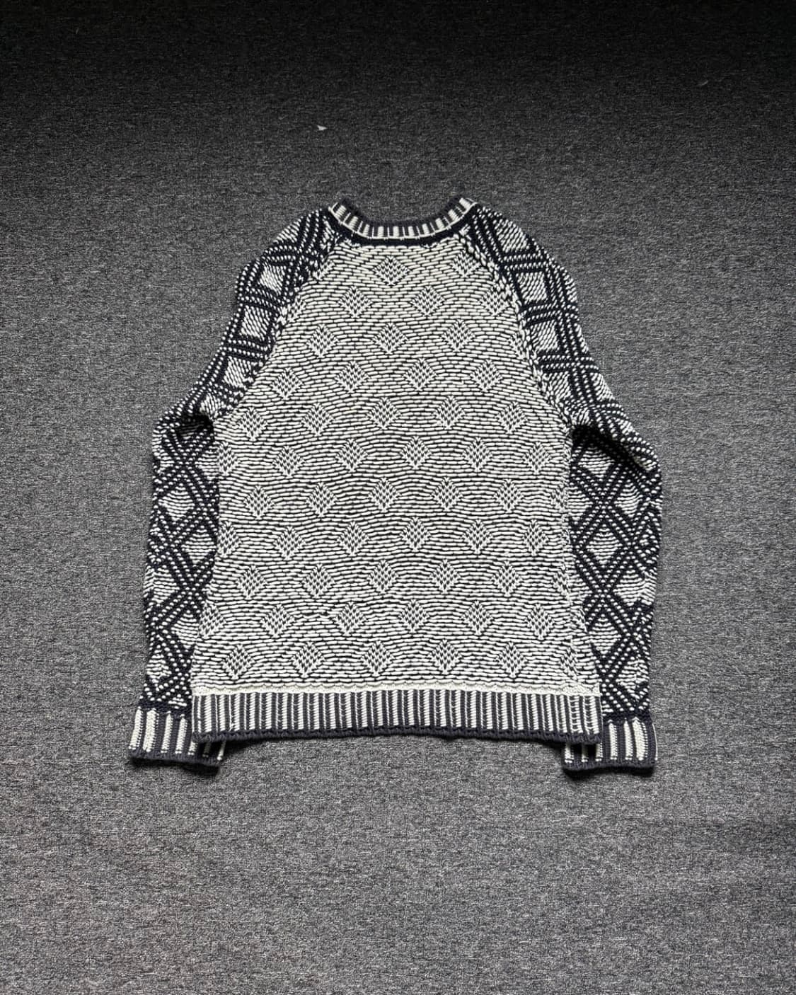 저스트 카발리 숄더 버튼 슬릿 헤비 니트 상품이미지9