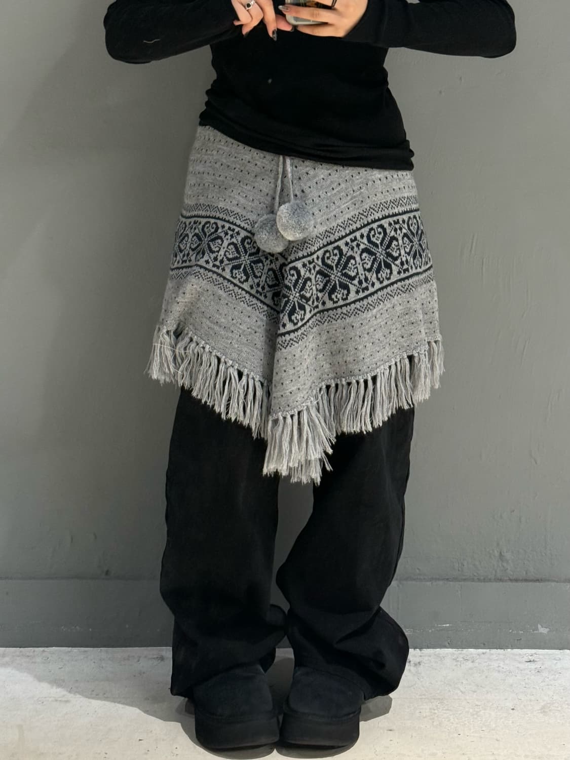 winter pattern tassel detail cape & sk 상품이미지1