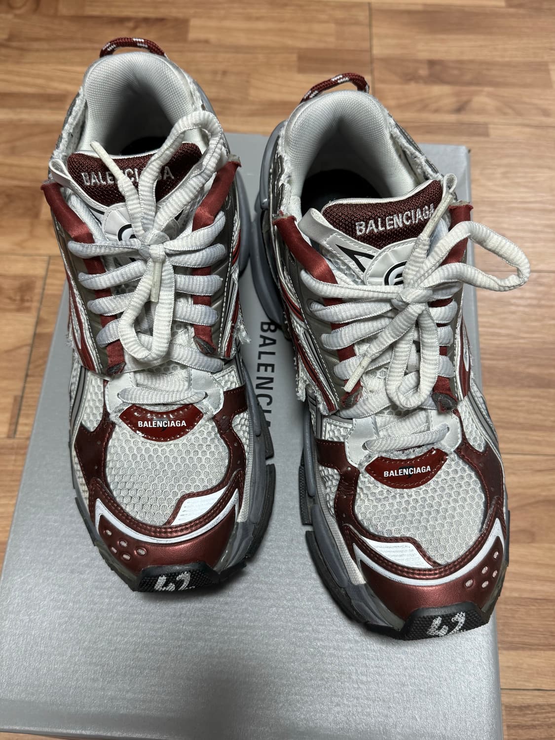 발렌시아가 뉴러너 버건디 42 상품이미지1