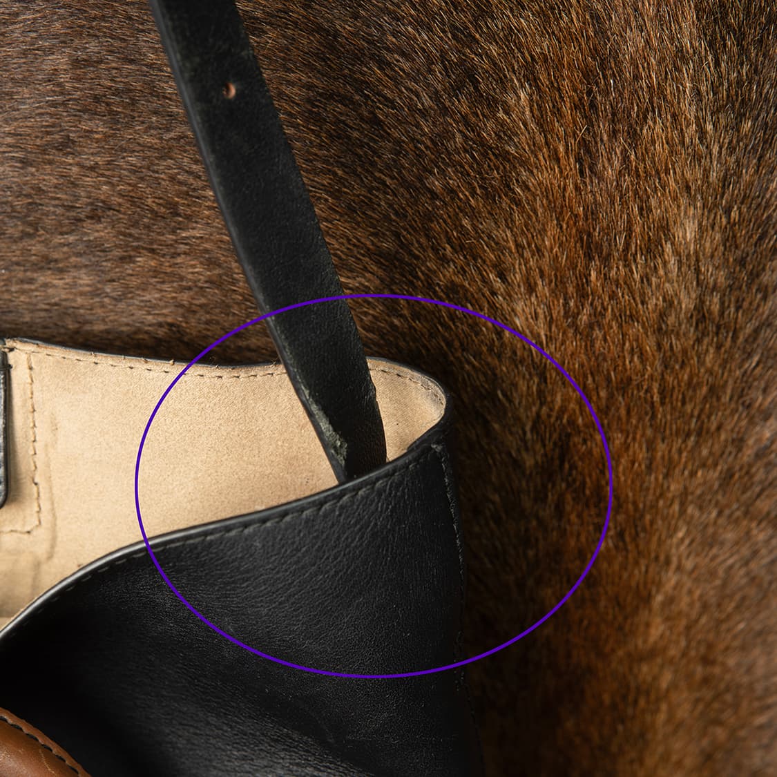 Theory 띠어리 후프 레더 크로스 & 토트 백  상품이미지5