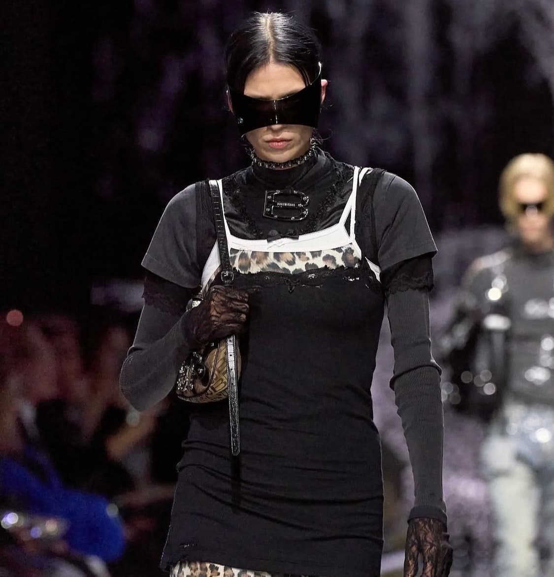 발렌시아가 에섹스 스몰 숄더백 에보니 베이지 상품이미지2