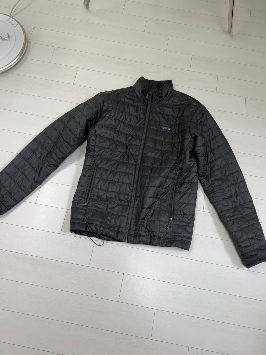 파타고니아 나노퍼프 자켓 M 사이즈 차콜색상  상태 9.7/10  사진찍 상품이미지1