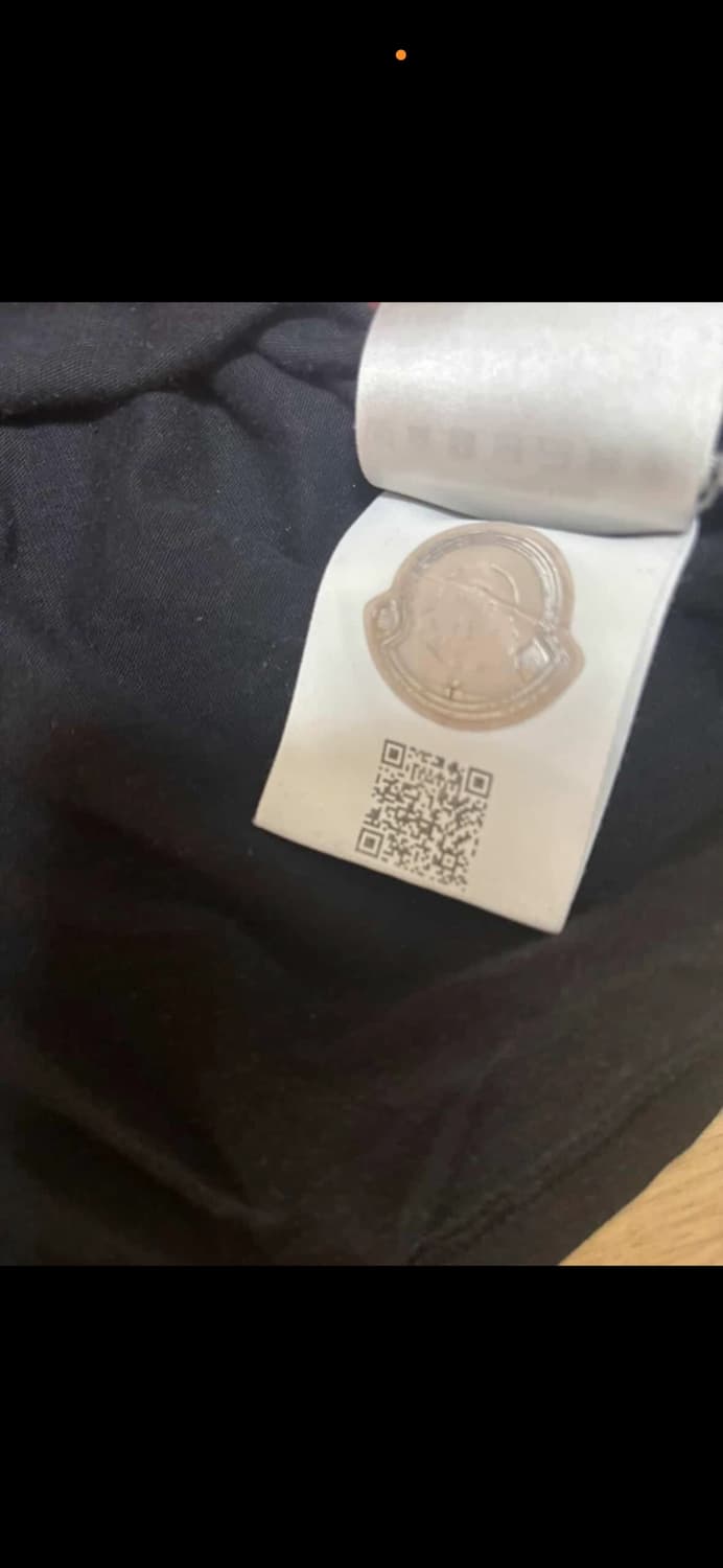 몽클레어 반팔 s사이즈 판매 합니다 상품이미지4