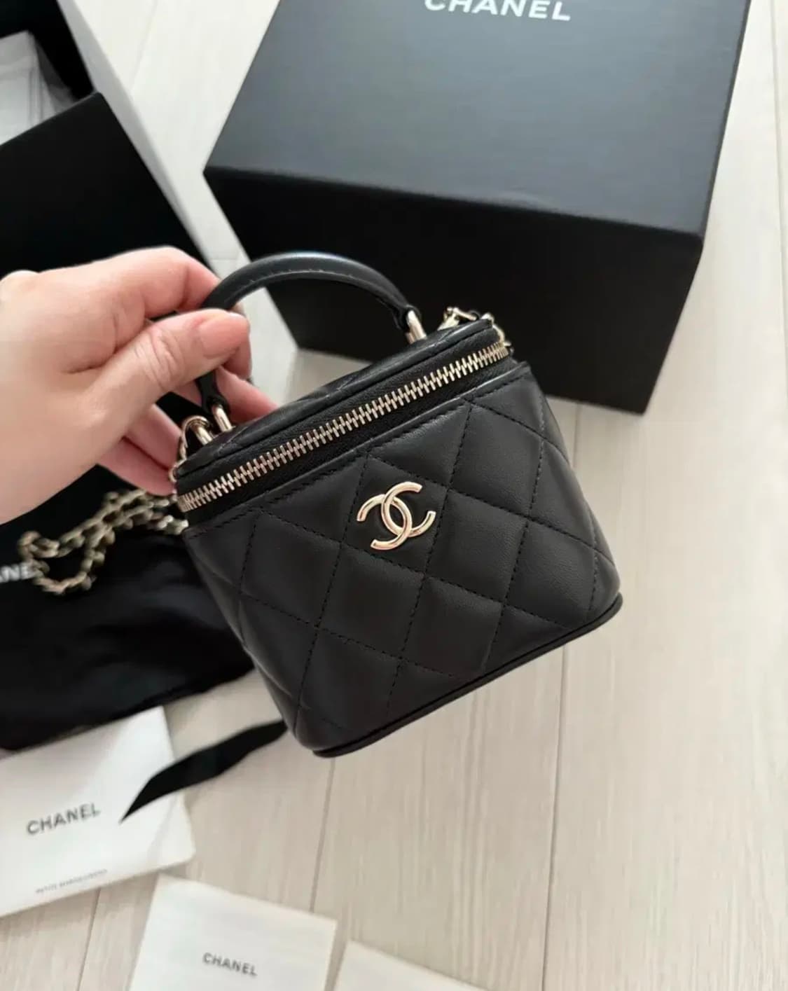 샤넬 베니티 탑핸들 상품이미지1