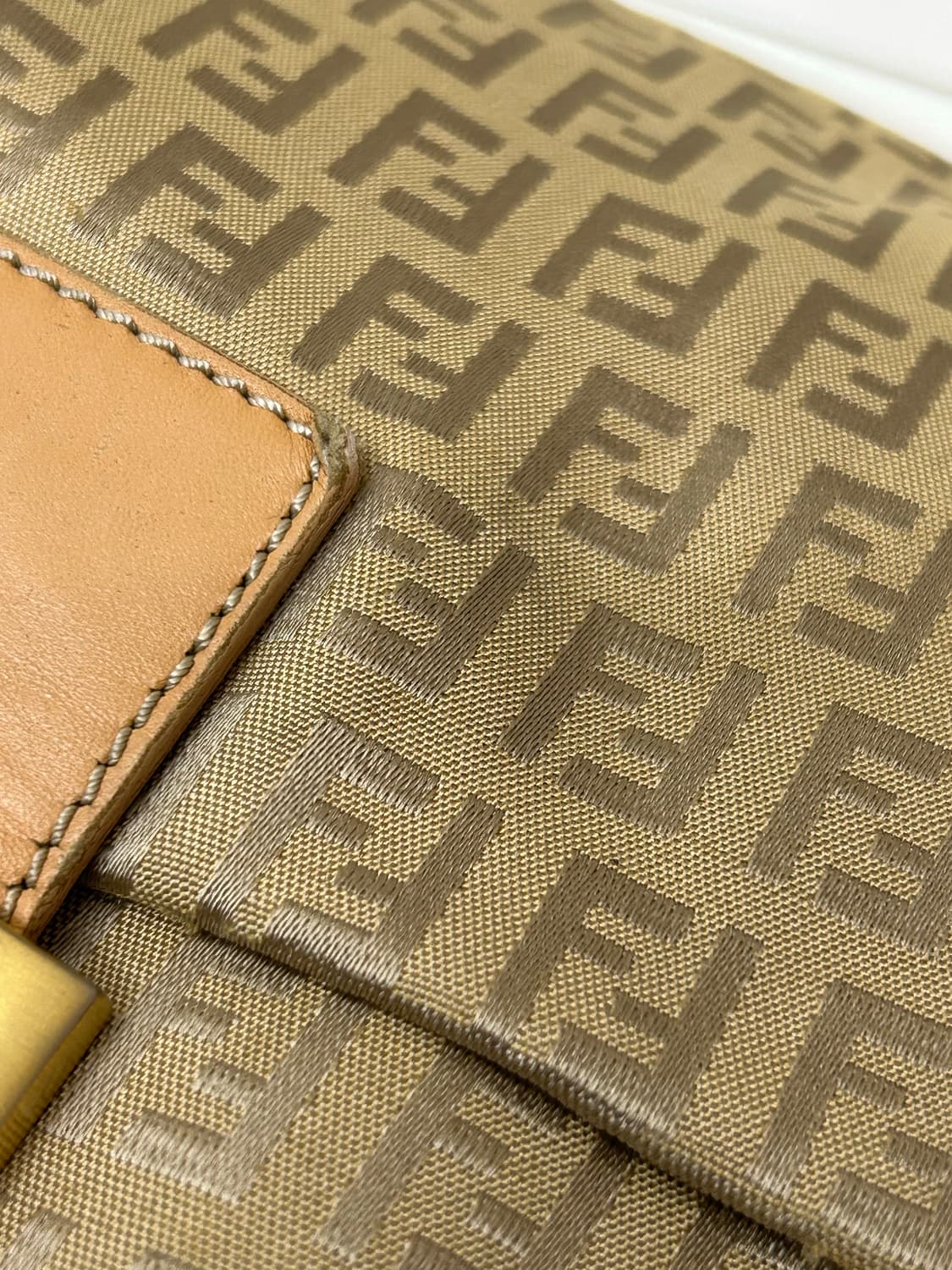 Fendi 펜디 베이지 맘마백 상품이미지3