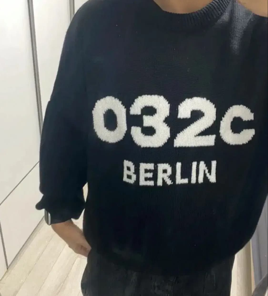 [XL] 032C 베를린 셀피 니트 스웨터 블랙 상품이미지1