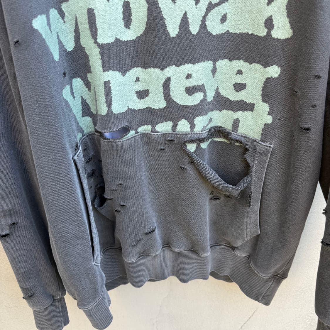 Distressed hoodie 상품이미지3