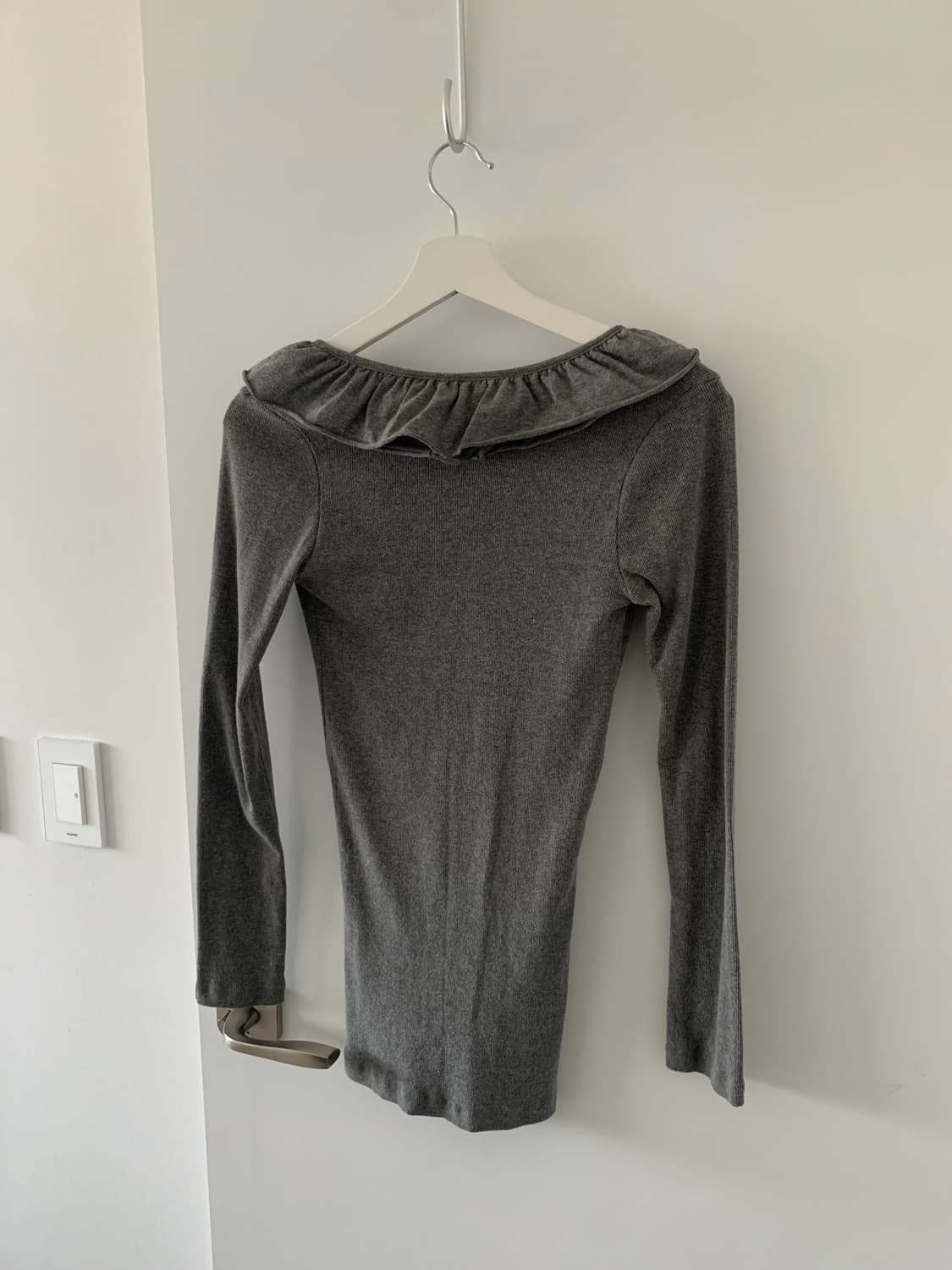 그레이 프릴 슬리브 상품이미지4