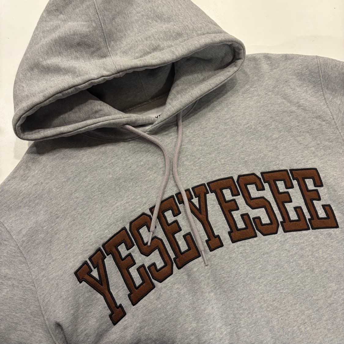 [L] 예스아이씨 YESEYESEE 기모 후드티 그레이 B890 상품이미지3