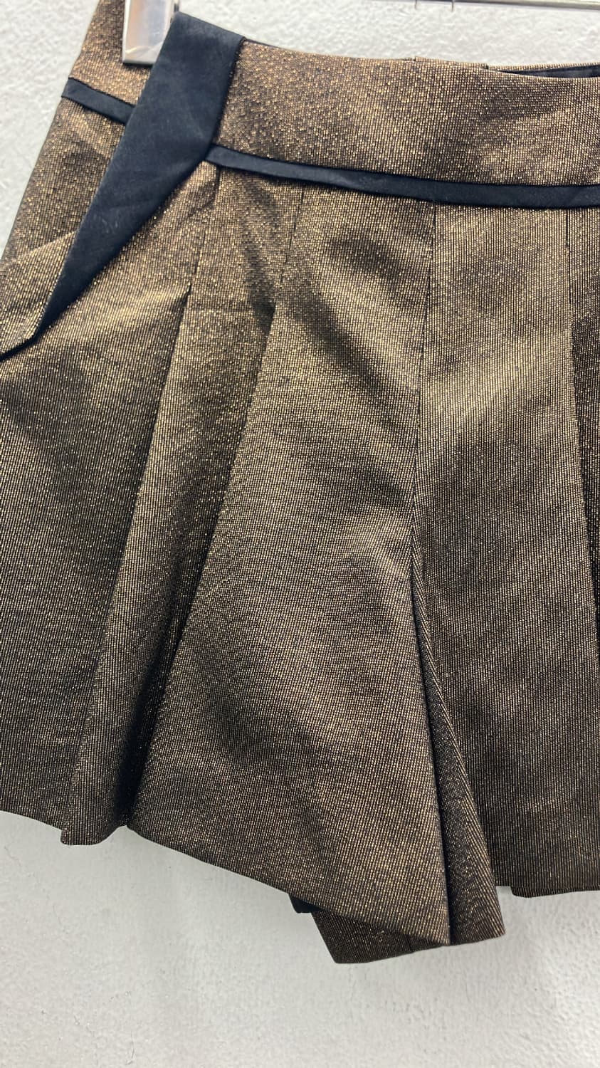 에고이스트 골드잔글리터 플레어쇼츠 상품이미지2