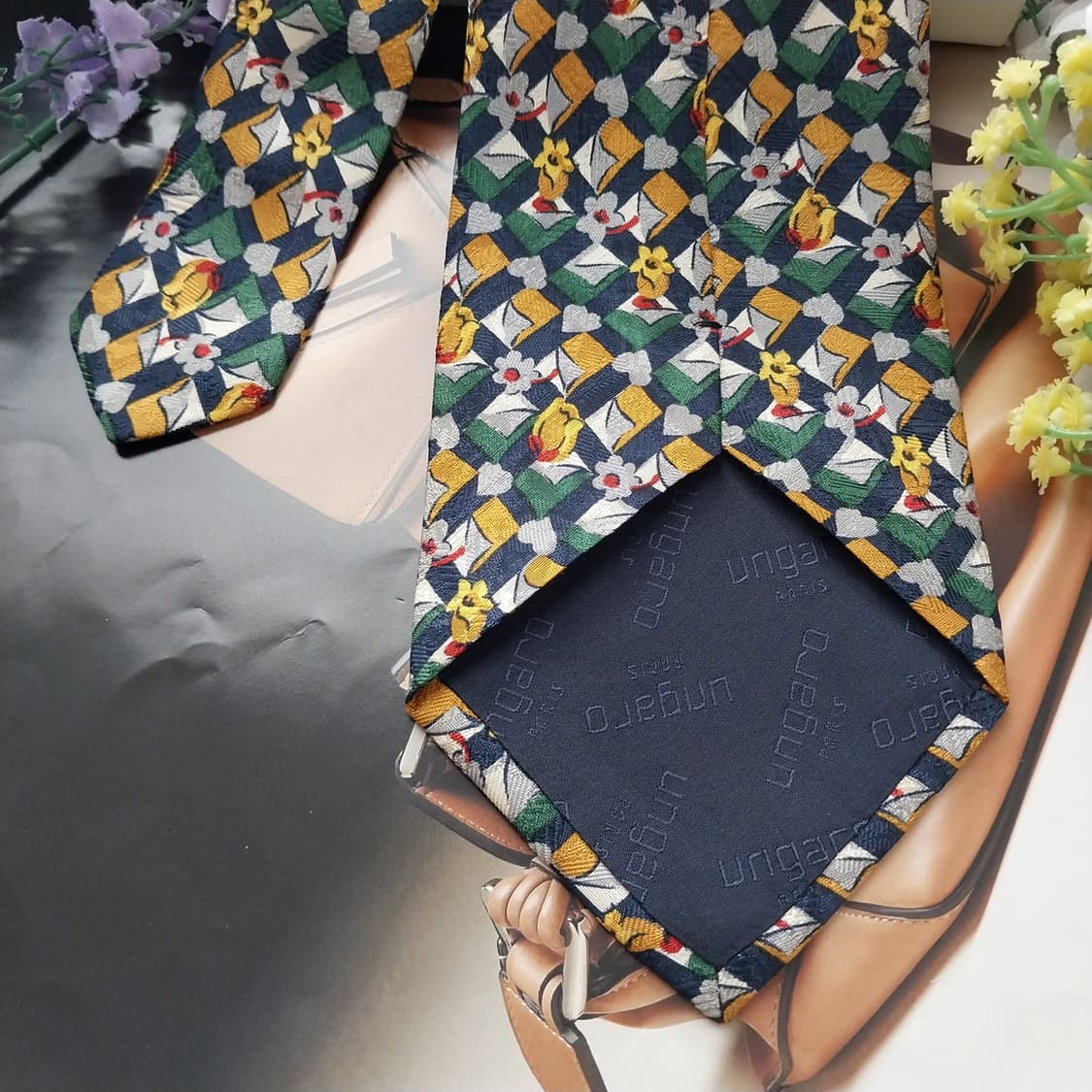 웅가로 실크 네이비&옐로 플로럴 넥타이 9.9cm A+등급  K1234
 상품이미지6