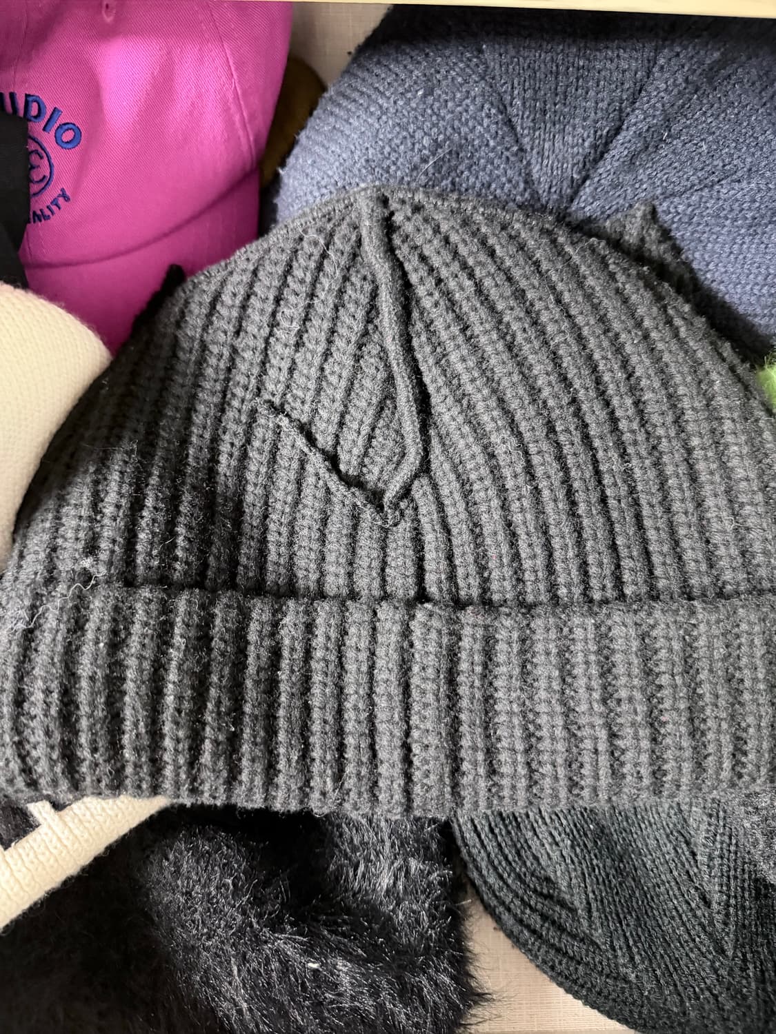 LOVERBOY BEANIE BLACK 상품이미지3